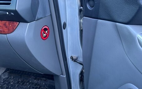 Toyota Land Cruiser Prado 120 рестайлинг, 2005 год, 2 000 000 рублей, 23 фотография