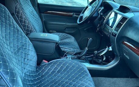 Toyota Land Cruiser Prado 120 рестайлинг, 2005 год, 2 000 000 рублей, 22 фотография