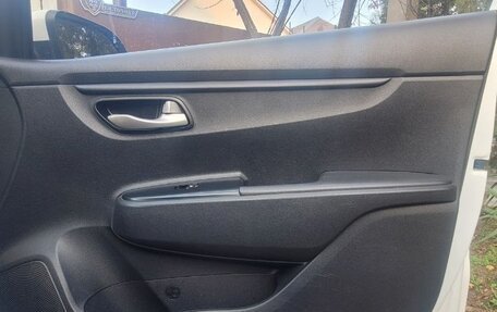 KIA Rio IV, 2018 год, 1 240 000 рублей, 5 фотография