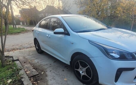 KIA Rio IV, 2018 год, 1 240 000 рублей, 8 фотография