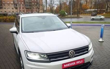 Volkswagen Tiguan II, 2020 год, 2 100 000 рублей, 1 фотография