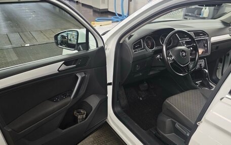 Volkswagen Tiguan II, 2020 год, 2 100 000 рублей, 8 фотография