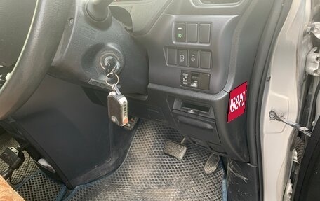 Toyota Noah III, 2014 год, 1 395 000 рублей, 5 фотография