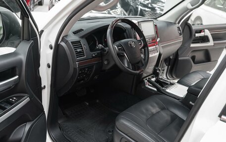 Toyota Land Cruiser 200, 2018 год, 5 249 000 рублей, 6 фотография