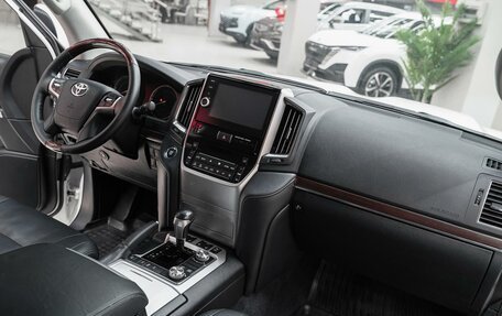 Toyota Land Cruiser 200, 2018 год, 5 249 000 рублей, 14 фотография
