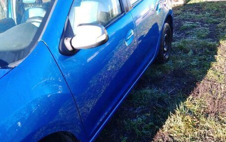 Renault Logan II, 2016 год, 800 000 рублей, 4 фотография