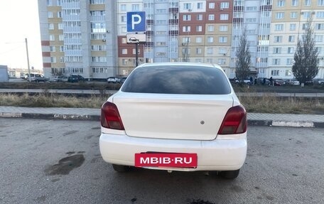 Toyota Platz, 2000 год, 299 000 рублей, 2 фотография