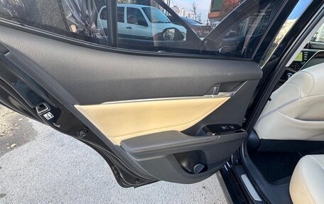 Toyota Camry, 2019 год, 2 500 000 рублей, 8 фотография