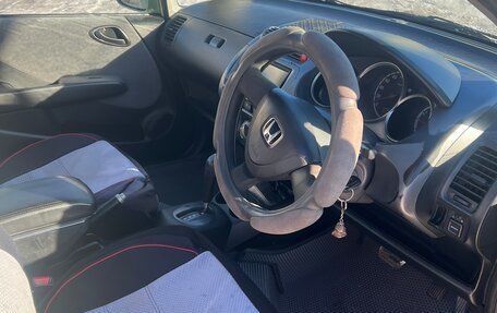 Honda Fit III, 2001 год, 280 000 рублей, 8 фотография