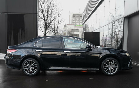 Toyota Camry, 2022 год, 3 930 000 рублей, 4 фотография