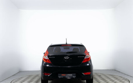 Hyundai Solaris II рестайлинг, 2012 год, 700 000 рублей, 6 фотография