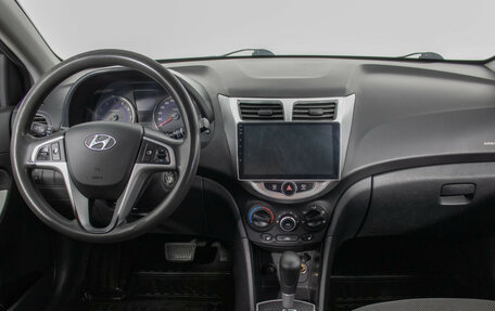 Hyundai Solaris II рестайлинг, 2012 год, 700 000 рублей, 13 фотография
