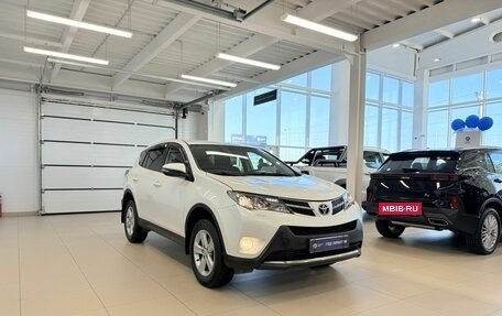Toyota RAV4, 2013 год, 1 999 900 рублей, 8 фотография