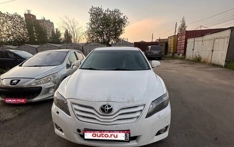 Toyota Camry, 2011 год, 800 000 рублей, 1 фотография