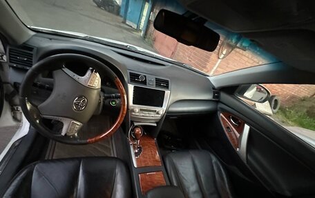 Toyota Camry, 2011 год, 800 000 рублей, 5 фотография