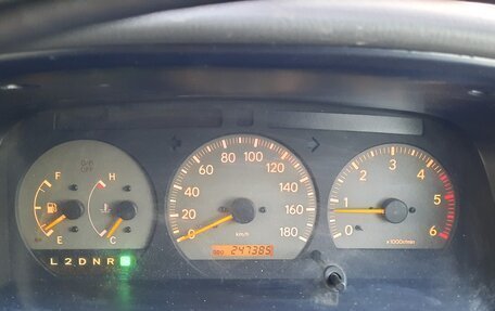 Toyota HiAce H100, 1997 год, 950 000 рублей, 10 фотография