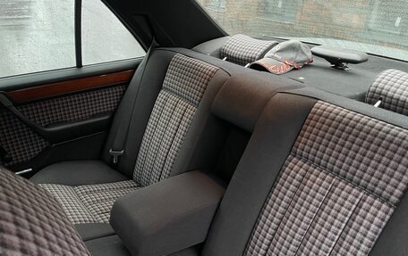 Mercedes-Benz E-Класс, 1995 год, 599 000 рублей, 12 фотография