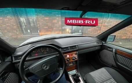 Mercedes-Benz E-Класс, 1995 год, 599 000 рублей, 9 фотография