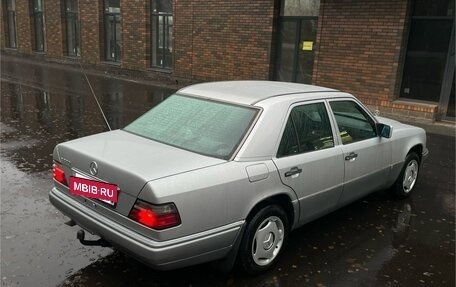 Mercedes-Benz E-Класс, 1995 год, 599 000 рублей, 6 фотография