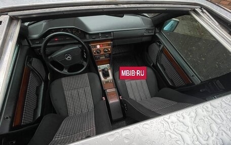 Mercedes-Benz E-Класс, 1995 год, 599 000 рублей, 15 фотография