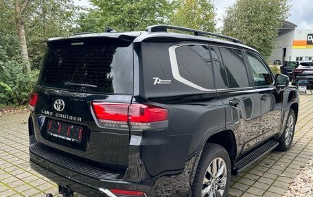 Toyota Land Cruiser, 2023 год, 16 100 000 рублей, 5 фотография