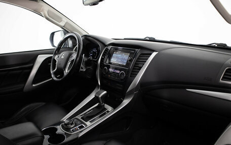 Mitsubishi Pajero Sport III рестайлинг, 2016 год, 2 149 000 рублей, 15 фотография