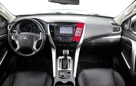 Mitsubishi Pajero Sport III рестайлинг, 2016 год, 2 149 000 рублей, 9 фотография