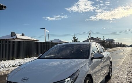 Hyundai Elantra, 2021 год, 1 950 000 рублей, 1 фотография