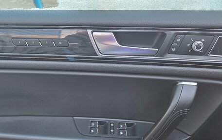 Volkswagen Touareg III, 2017 год, 4 000 000 рублей, 6 фотография