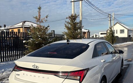 Hyundai Elantra, 2021 год, 1 950 000 рублей, 3 фотография