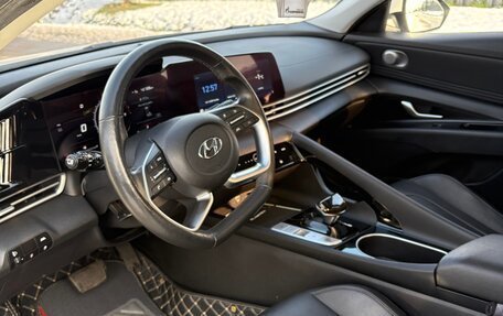 Hyundai Elantra, 2021 год, 1 950 000 рублей, 6 фотография