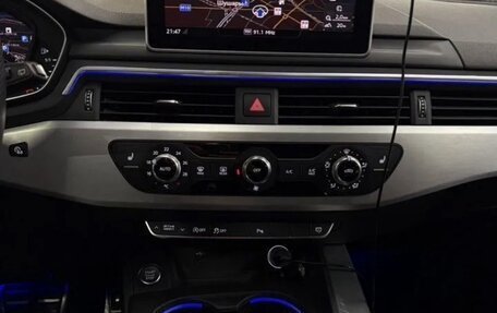 Audi A4, 2018 год, 2 500 000 рублей, 9 фотография