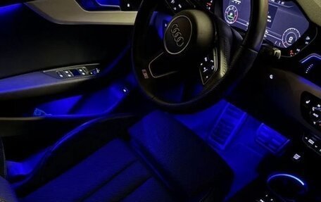 Audi A4, 2018 год, 2 500 000 рублей, 4 фотография