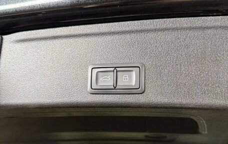 Audi A4, 2018 год, 2 500 000 рублей, 10 фотография