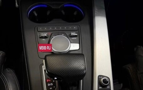 Audi A4, 2018 год, 2 500 000 рублей, 11 фотография