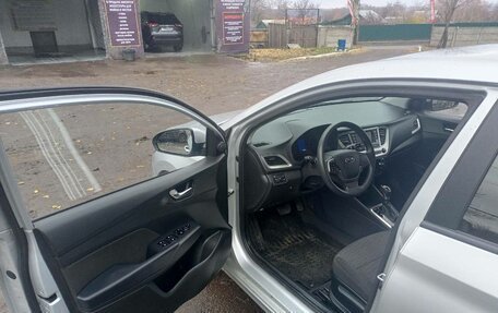 Hyundai Solaris II рестайлинг, 2021 год, 1 590 000 рублей, 5 фотография