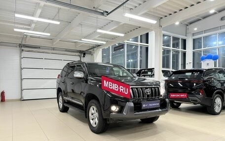 Toyota Land Cruiser Prado 150 рестайлинг 2, 2011 год, 3 499 900 рублей, 8 фотография