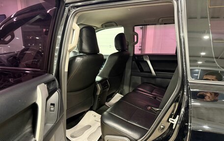 Toyota Land Cruiser Prado 150 рестайлинг 2, 2011 год, 3 499 900 рублей, 18 фотография