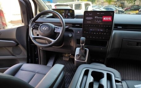 Hyundai Staria, 2023 год, 4 950 000 рублей, 10 фотография