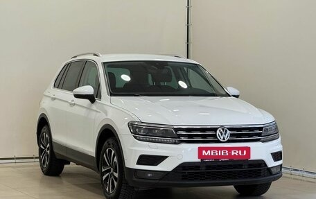 Volkswagen Tiguan II, 2019 год, 2 447 000 рублей, 2 фотография