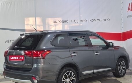 Mitsubishi Outlander III рестайлинг 3, 2015 год, 2 300 000 рублей, 7 фотография