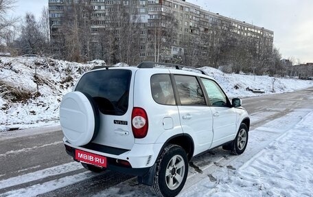 Chevrolet Niva I рестайлинг, 2018 год, 695 000 рублей, 5 фотография