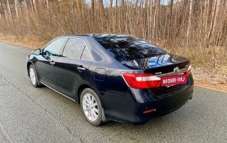 Toyota Camry, 2014 год, 2 фотография