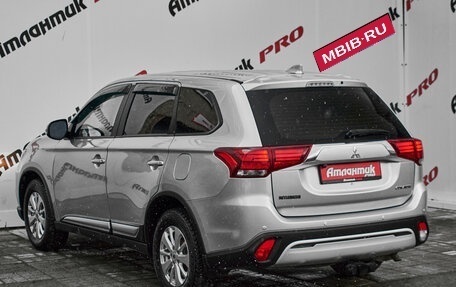 Mitsubishi Outlander III рестайлинг 3, 2020 год, 2 100 000 рублей, 4 фотография