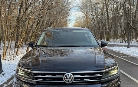 Volkswagen Tiguan II, 2018 год, 2 850 000 рублей, 2 фотография