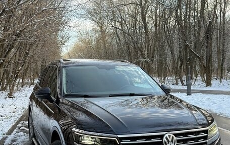 Volkswagen Tiguan II, 2018 год, 2 850 000 рублей, 3 фотография