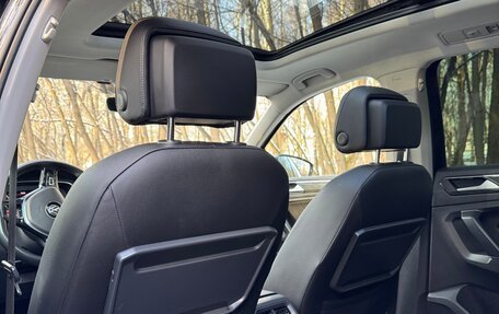 Volkswagen Tiguan II, 2018 год, 2 850 000 рублей, 13 фотография