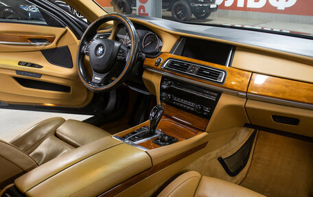 BMW 7 серия, 2013 год, 1 898 000 рублей, 12 фотография