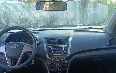 Hyundai Solaris II рестайлинг, 2016 год, 1 000 000 рублей, 9 фотография