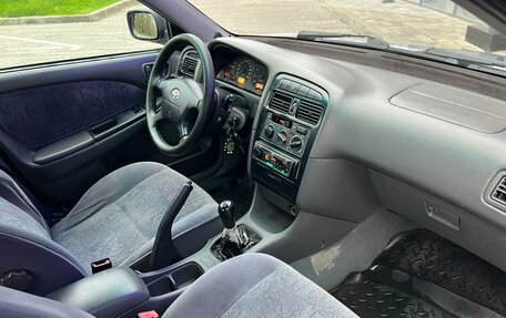 Toyota Avensis III рестайлинг, 1999 год, 330 000 рублей, 9 фотография